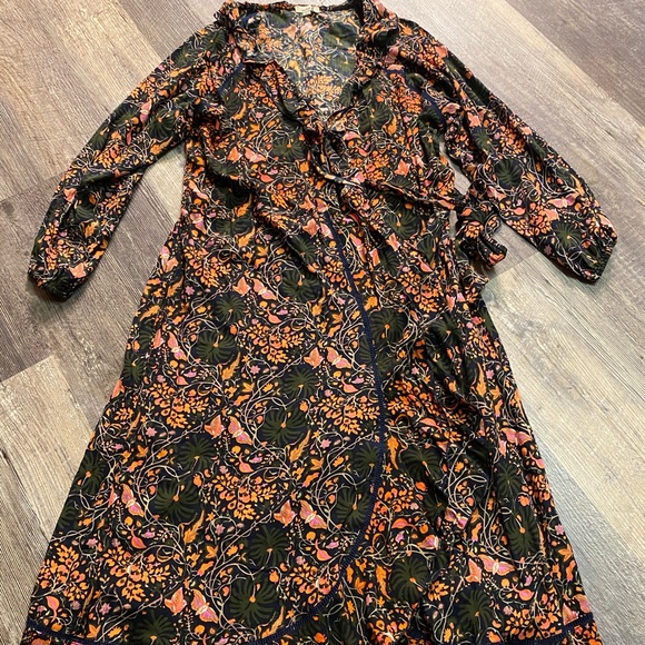 Dress - Picture 2 of 10